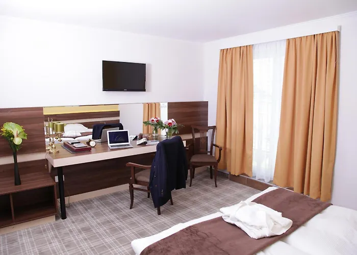 Hotel Primus & 3*